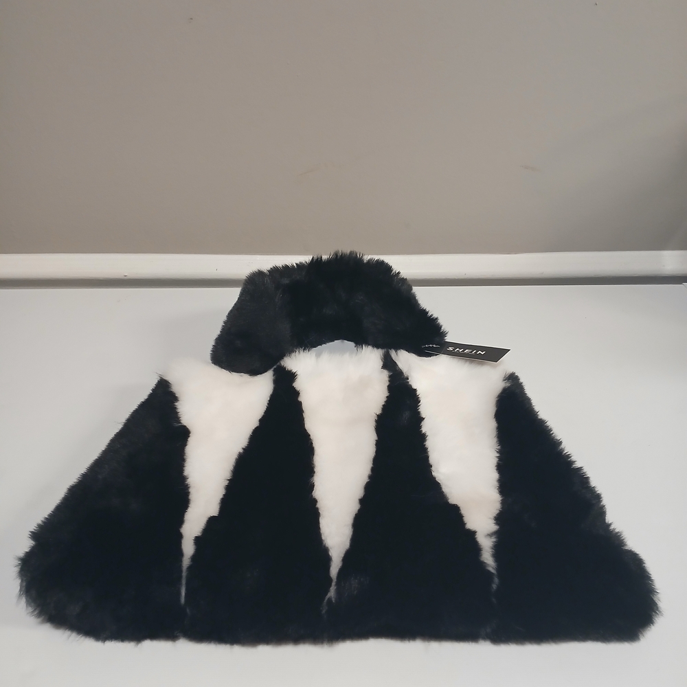 Black & White Geometric Faux Fur Top Handle Mini Tote Bag New!